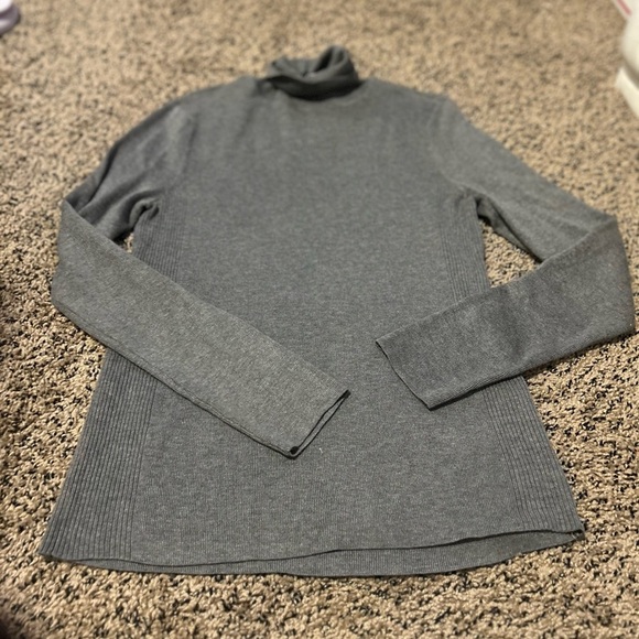 Women’s Long Sleeve Turtleneck Sweater Slim Fitted Pullover grey NWOT 1 Med9 92 - Picture 4 of 7